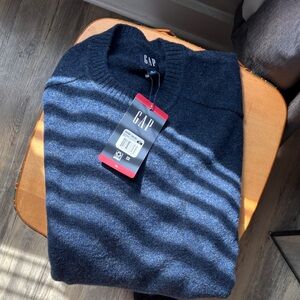GAP Men's Dark Navy Crewneck Sweater